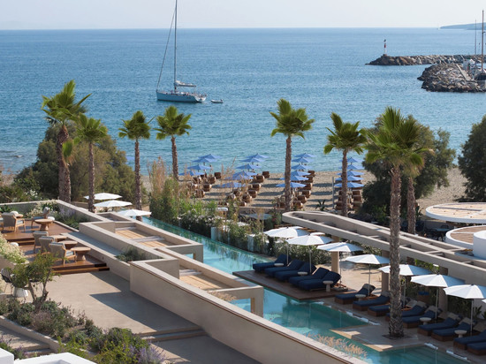 帕罗斯前海酒店