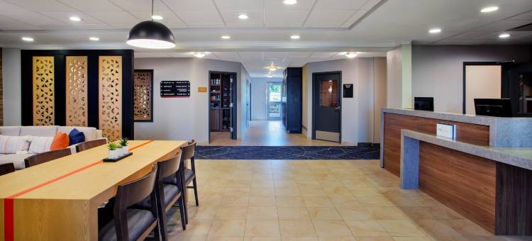 Candlewood Suites 肯诺辖(Candlewood Suites Kenosha)图片