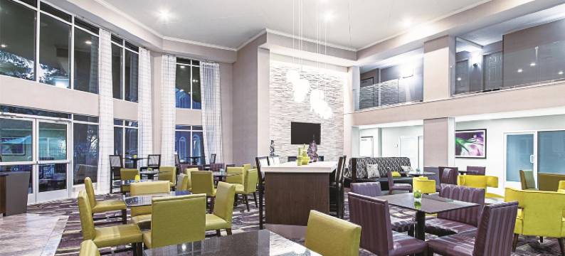 奥斯汀机场拉昆塔温德姆套房酒店(La Quinta Inn & Suites by Wyndham Austin Airport)图片