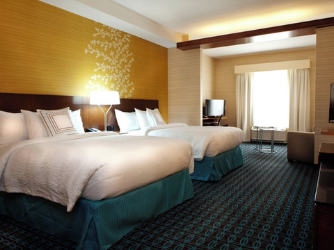 莱斯布里奇万枫套房酒店