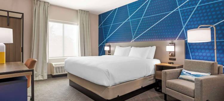 舒适酒店及套房亨茨维尔近大学(Comfort Inn & Suites Huntsville Near University)图片
