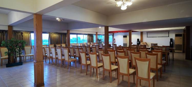 那凡娜考恩黄金景色酒店(Navanakorn Golden View)图片