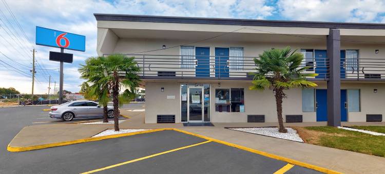 麦克多纳夫苏格兰旅馆(Motel 6 McDonough, GA)图片