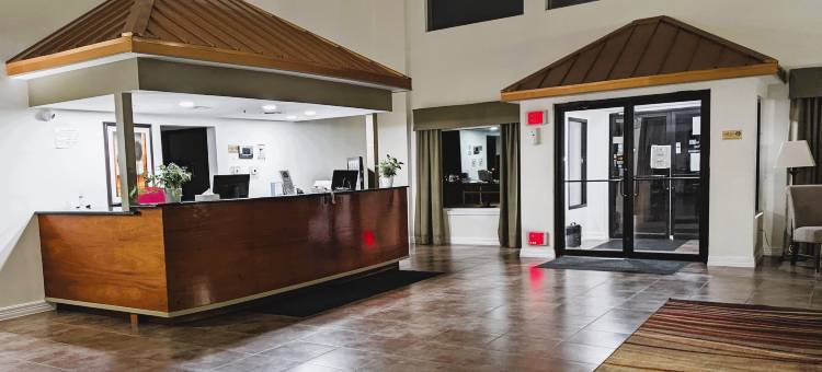 公平桥旅馆和套房 加拿大(FairBridge Inn & Suites Canadian)图片