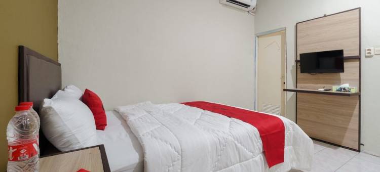 红门酒店尼尔芝卡姆佩克购物中心卡拉旺(RedDoorz Near Cikampek Mall Karawang)图片
