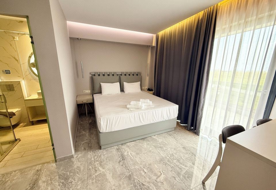 Peloton Inn Hotel Overview