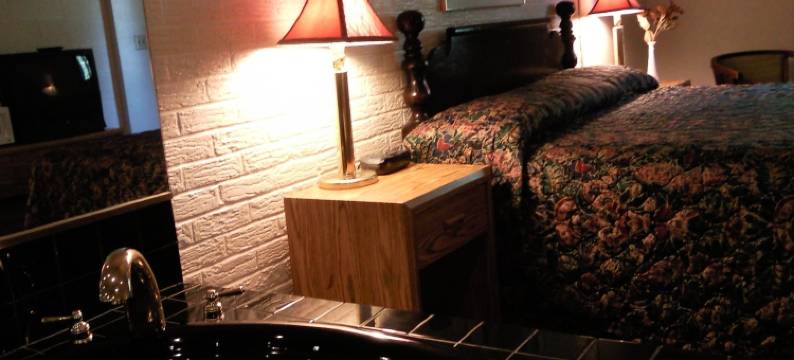 默瑟-格罗夫市科洛尼酒店(Colonial Inn Mercer-Grove City)图片