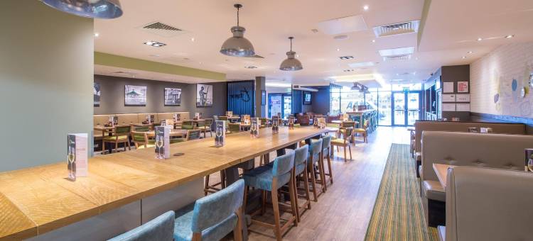 贝辛斯托克镇中心普瑞米尔酒店(Premier Inn Basingstoke Town Centre)图片