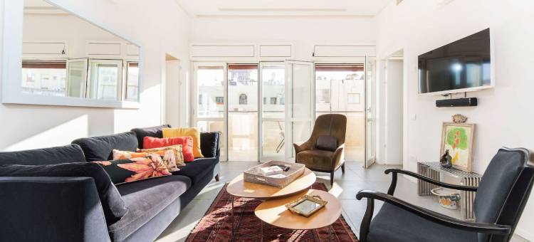 Bright Apt w Balcony & Mamad 10min Walk from Beach图片