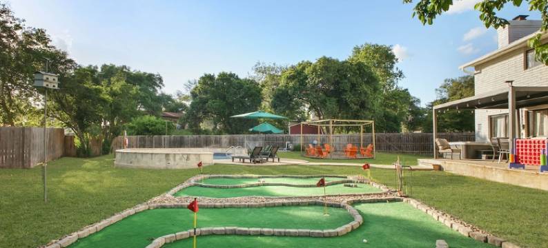 Cozy 6-Bedroom House with Heated Pool, Game Room, Fire Pit ,Hot Tub, Mini Golf图片