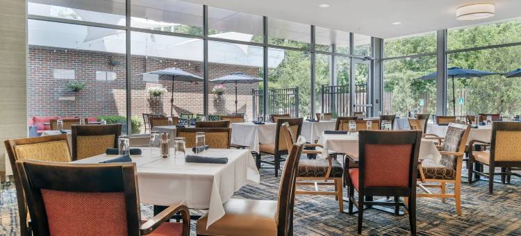 特拉弗斯城坎布里亚酒店(Cambria Hotel Traverse City)图片