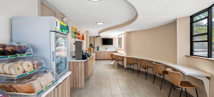 贺茂沙海滩凯艺套房酒店(Quality Inn & Suites Hermosa Beach)图片