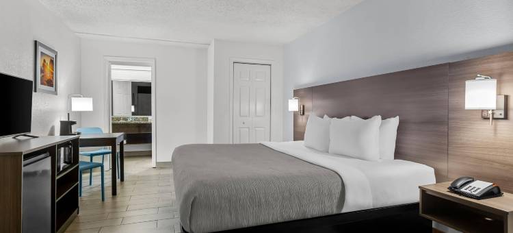 品质酒店及套房-热带风情球场(Quality Inn & Suites at Tropicana Field)图片