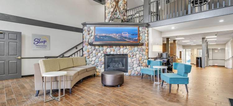 神灵山附近德卢斯套房酒店(Duluth Inn & Suites Near Spirit Mountain)图片