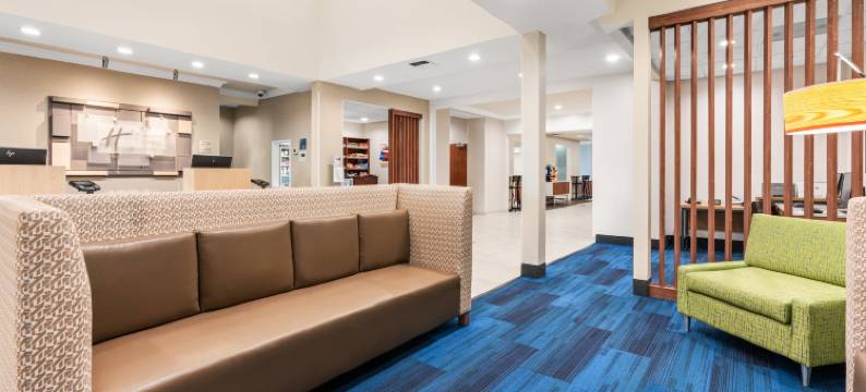 智选假日套房酒店克拉马斯福尔斯环(Holiday Inn Express & Suites KLAMATH FALLS CENTRAL by IHG)图片