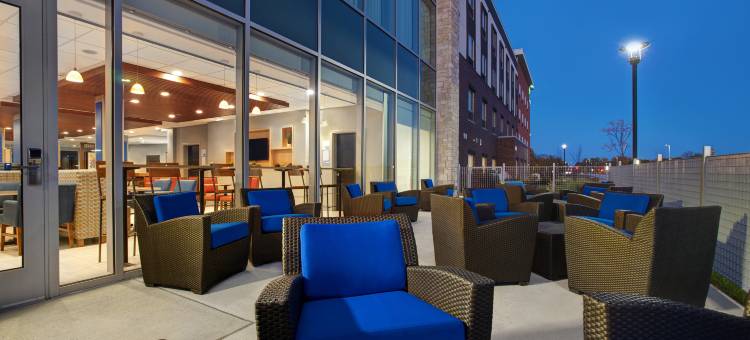 智选假日酒店及套房-密尔沃基布鲁克菲尔德-IHG旗下(Holiday Inn Express & Suites Milwaukee - Brookfield)图片