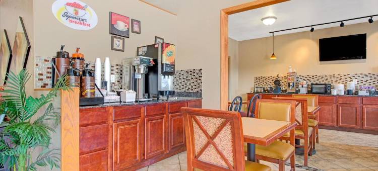 圣路易斯机场速8酒店(Super 8 by Wyndham St. Louis Airport)图片