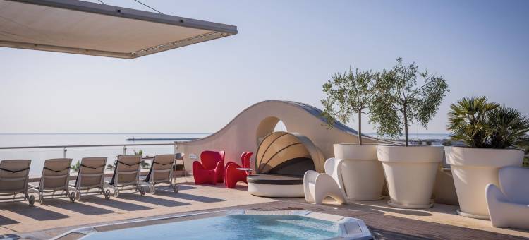 瓦伦蒂诺度假村(Valentino Resort)图片