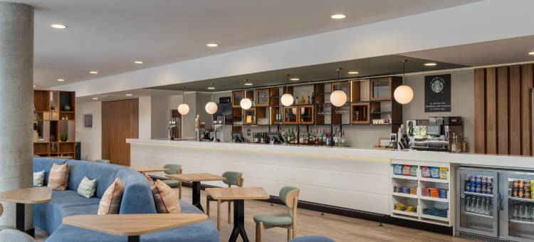伦敦斯坦斯特德机场希尔顿欢朋酒店(Hampton by Hilton London Stansted Airport)图片