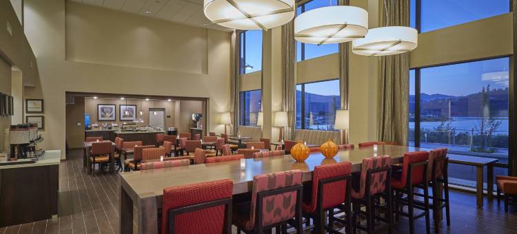 胡德里弗欢朋套房酒店(Hampton Inn &  Suites Hood River)图片