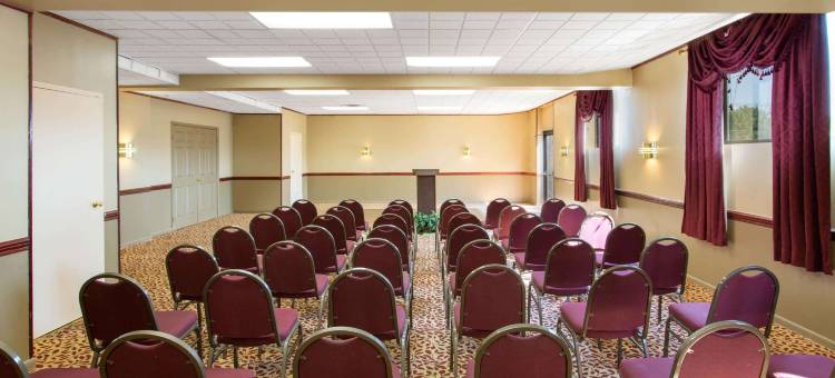 希尔斯堡戴斯酒店(Days Inn by Wyndham Hillsborough)图片