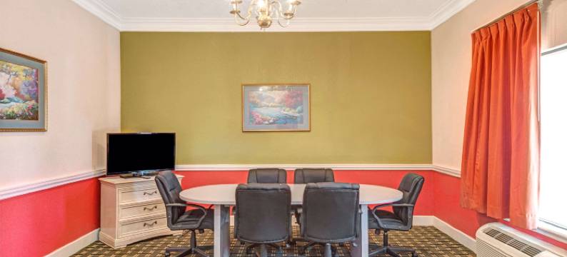 奥西奥拉戴斯套房酒店(Days Inn & Suites by Wyndham Osceola AR)图片