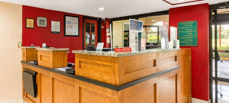 奥兰多机场凯艺套房酒店(Quality Inn & Suites Orlando Airport)图片