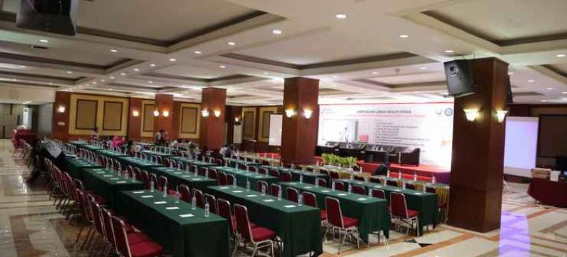 特加尔卡利塔酒店(Karlita Hotel Tegal)图片