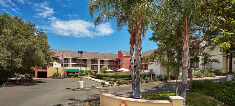 千橡市纽伯里公园拉昆塔温德姆套房酒店(La Quinta Inn & Suites by Wyndham Thousand Oaks-Newbury Park)图片