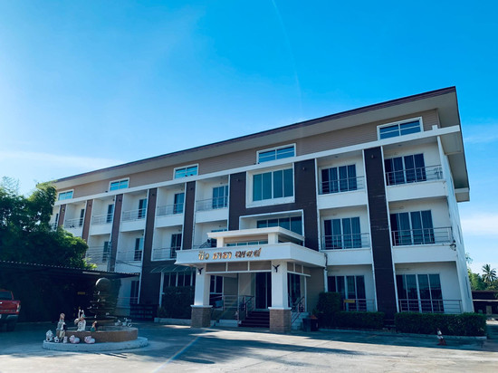 尼瓦塔拉普莱斯龙萨克酒店