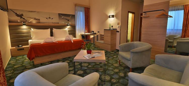 布拉格机场温德姆华美达酒店(Ramada by Wyndham Airport Prague)图片