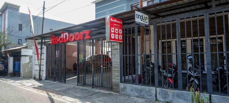 红多兹酒店@梭罗克拉托南(RedDoorz @ Kratonan Solo)图片