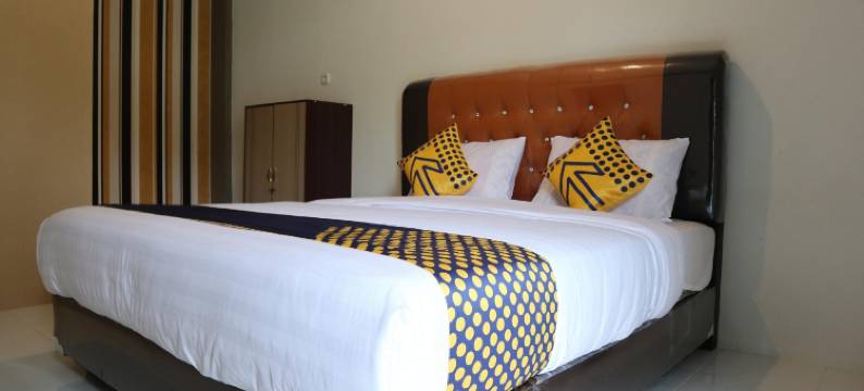 斯波特昂1772喜马拉伊斯兰食宿酒店(Spot on 1772 Hotel Penginapan Cemara Syariah)图片