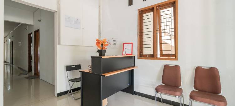 红多兹酒店-近茂物布布拉克码头(RedDoorz Near Terminal Bubulak Bogor)图片