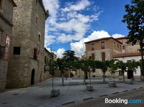 Vut Plaza del Rastro Hotel Overview