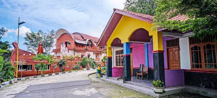 O 伊曼旅游公园二号酒店，靠近西廷佐伊曼旅游公园(Hotel O Taman Wisata Iman II Near Taman Wisata Iman Sitinjo)图片