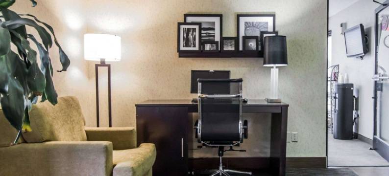 布兰肯贝克酒店 IHG(Blankenbaker Inn by IHG)图片