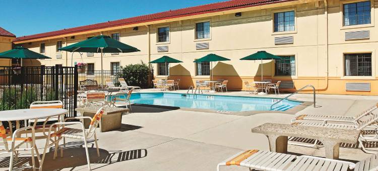 尚佩恩拉昆塔温德姆酒店(La Quinta Inn by Wyndham Champaign)图片