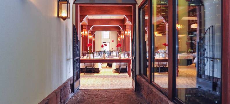 新普斯伯里旅馆(The Simsbury Inn)图片