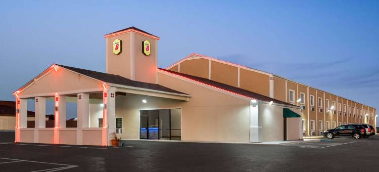 盖恩斯维尔速8酒店(Super 8 by Wyndham Gainesville TX)图片