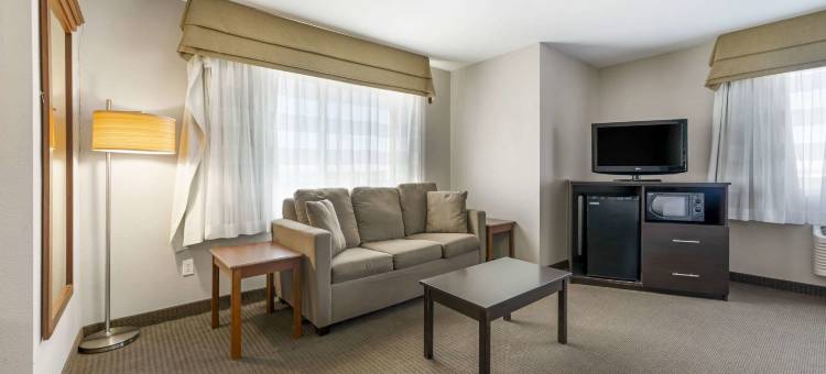 海斯I-70号舒眠套房酒店(Sleep Inn & Suites Hays I-70)图片