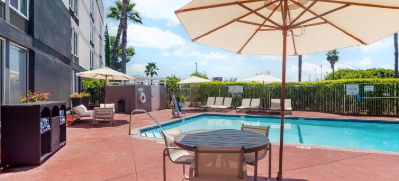 贝斯特韦斯特优质商务优质酒店(Best Western Plus Commerce Hotel)图片