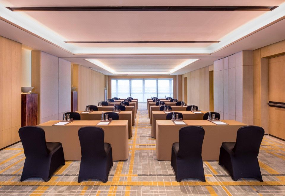 Courtyard by Marriott Shanghai HongqiaoHotel Overview