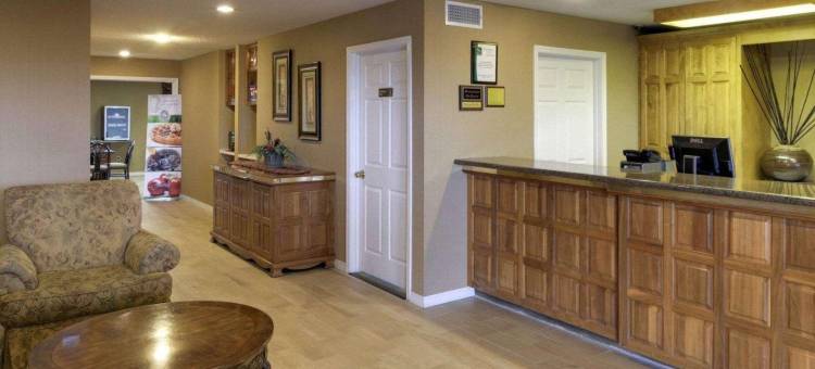 拉塞尔维尔I-40凯艺酒店(Quality Inn Russellville I-40)图片