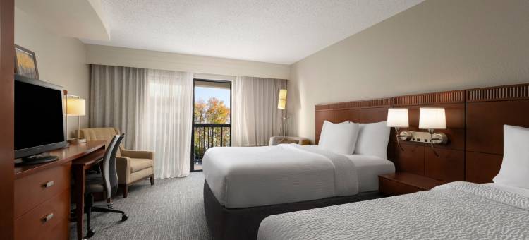 沃尔蒙茅斯海滨企业公园万怡酒店(Courtyard Wall at Monmouth Shores Corporate Park)图片