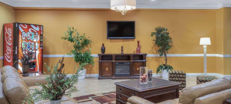 哈里森温德姆速8酒店(Super 8 by Wyndham Harrison OH)图片