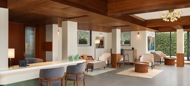 慕苏里的jüSTa圆形橡木(Justa Hollow Oak, Mussoorie)图片