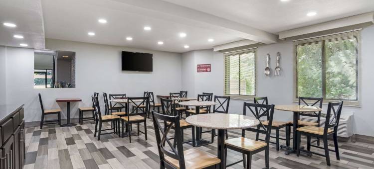 塔斯卡卢萨大学附近罗德威酒店(Rodeway Inn Tuscaloosa Near University)图片