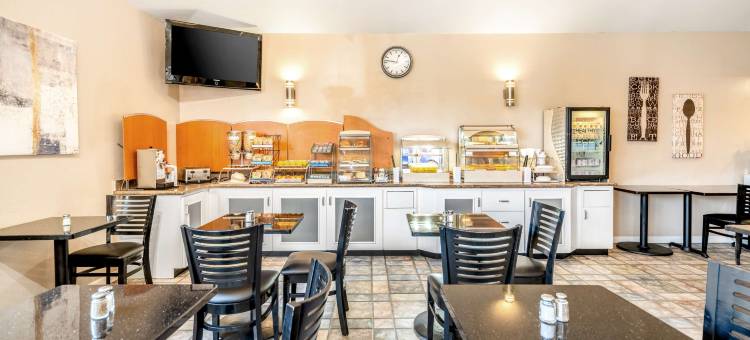 圣何塞中心城贝斯特韦斯特苏尔住宿普拉斯酒店(SureStayPlus Hotel by Best Western San Jose Central City)图片