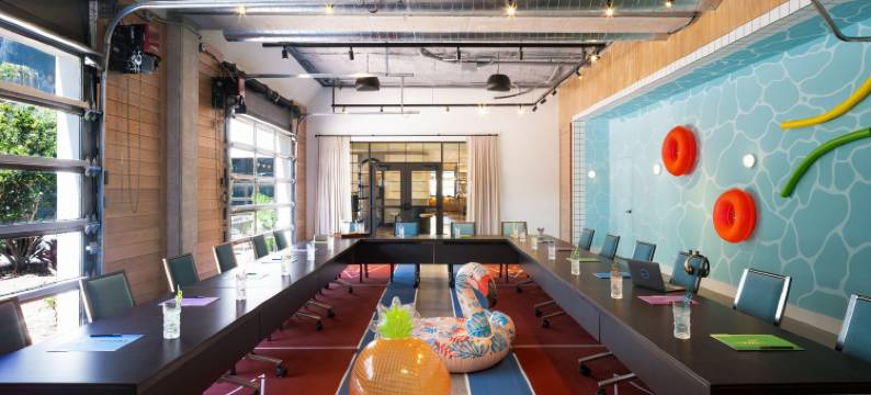 圣彼得堡市中心莫克西酒店(Moxy St. Petersburg Downtown)图片